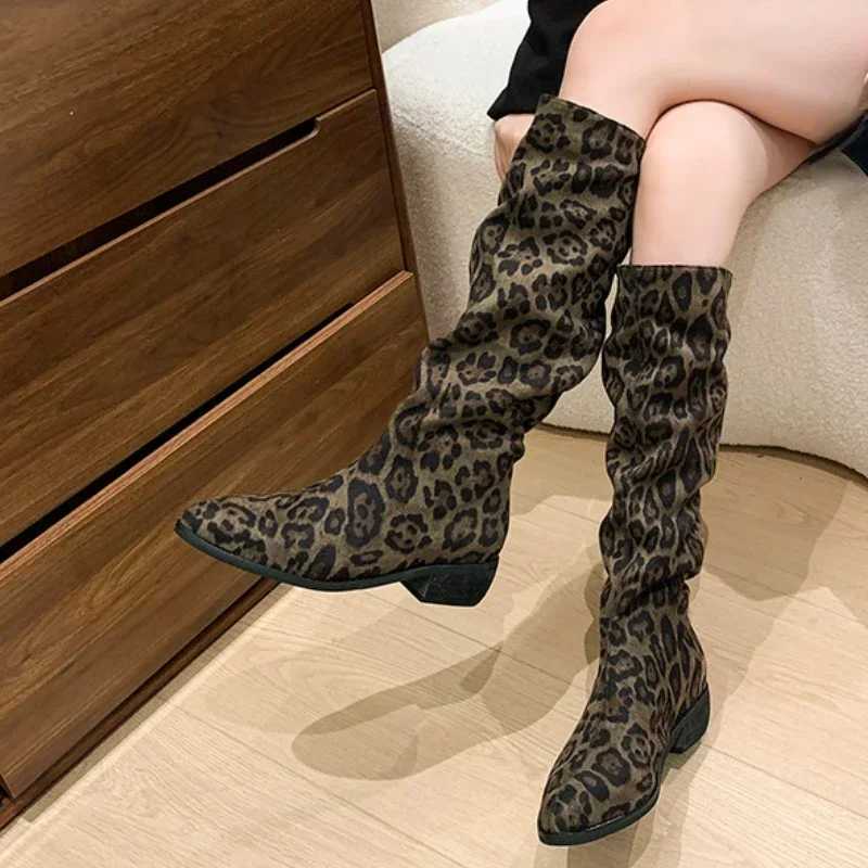 High Quality new autumn and winter Fi Pointed elegant and sexy suede leopard print warm and simple knee length warm high heels T241113