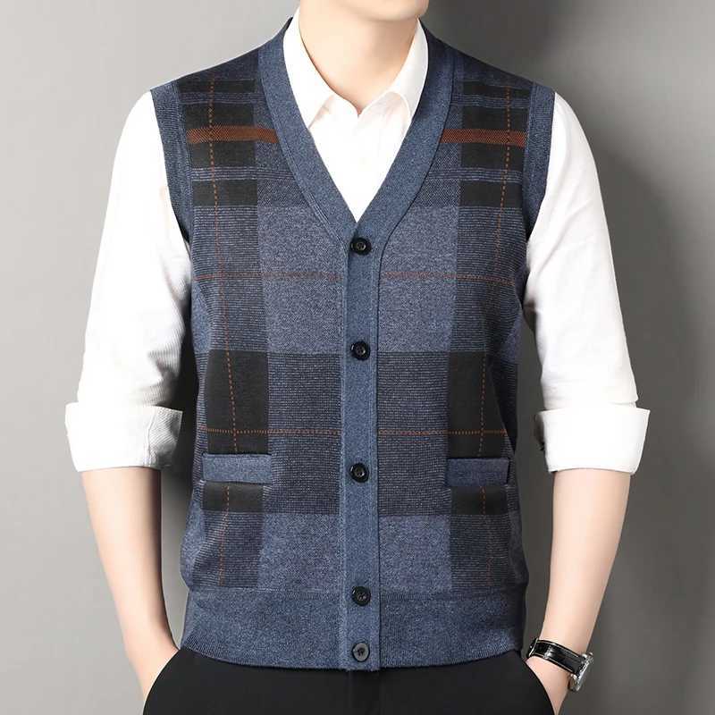 New autumn mens vest sleeveless wool cardigan wool cardigan warm knit plaid business casual button jacket mens clothing W241113