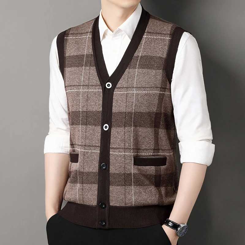 New mens sweater vest casual sleeveless knitted jacket mens fashion plain V-neck cardigan mens shirt knitted vest W241113