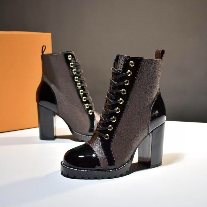 Designer Boots de la cheville pour femmes Martin Boots hiver élégant marque de pneu en cuir irrégulier caoutchouc confortable