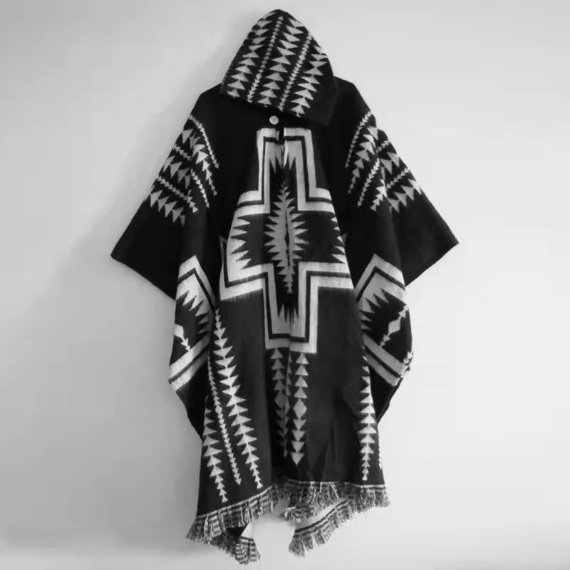 Spring Vintage Imprimée ethnique Pull Poncho Men Hoodie Pullover Tricoted Outwear Streetwear Loose Cloak Fashion Casual Cape 241111