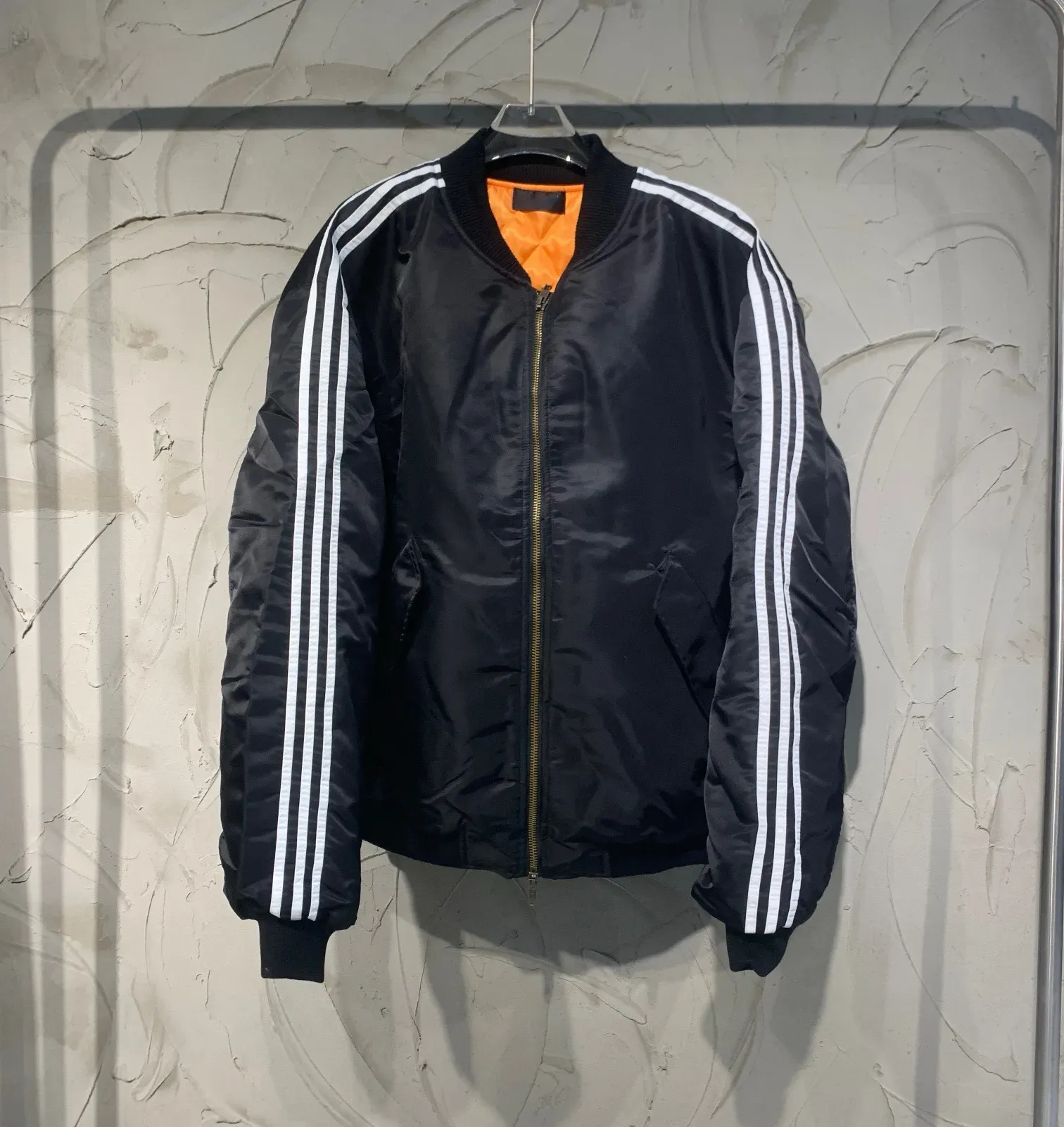Nouvelle taille pour les vêtements d'extérieur de taille plus hommes résistants à la peau mince rapide et casse-vent Vestes à la maison du soleil