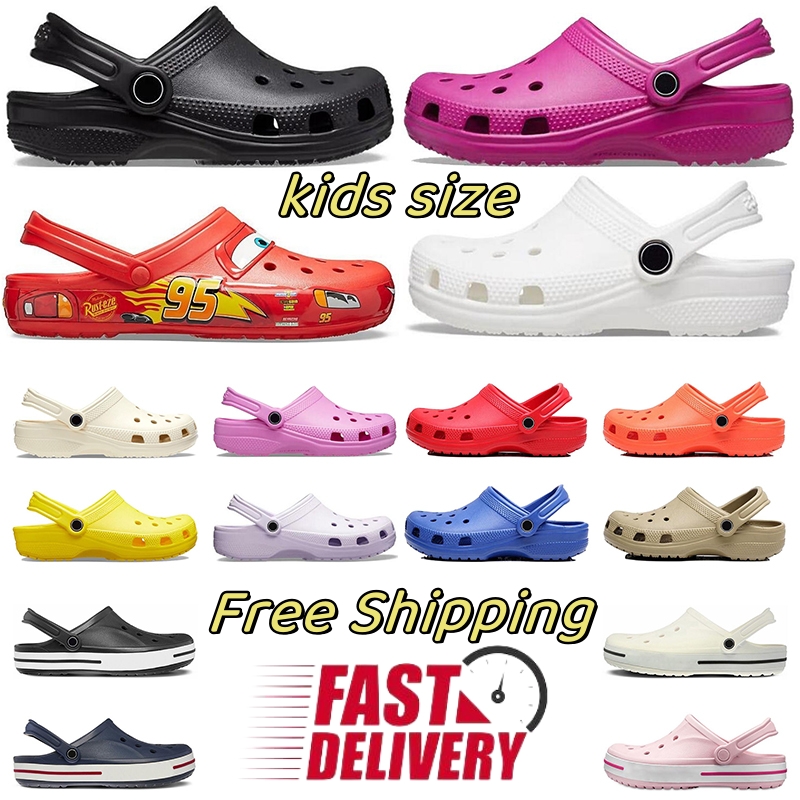 Livraison gratuite Deisger Mens Women Salehe Bembury Croc Charms Slides Sandals Designer célèbres Slippers Buckle Black Hospital Luxurys Crocc Pl
