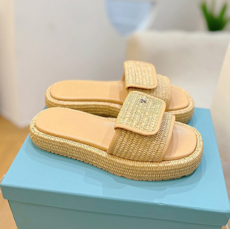 Designer Slide Femme Femme Paille pantoufle Sandale tissée Plate-forme d'été House House Piscine décontractée Flip Flops Beach Classic