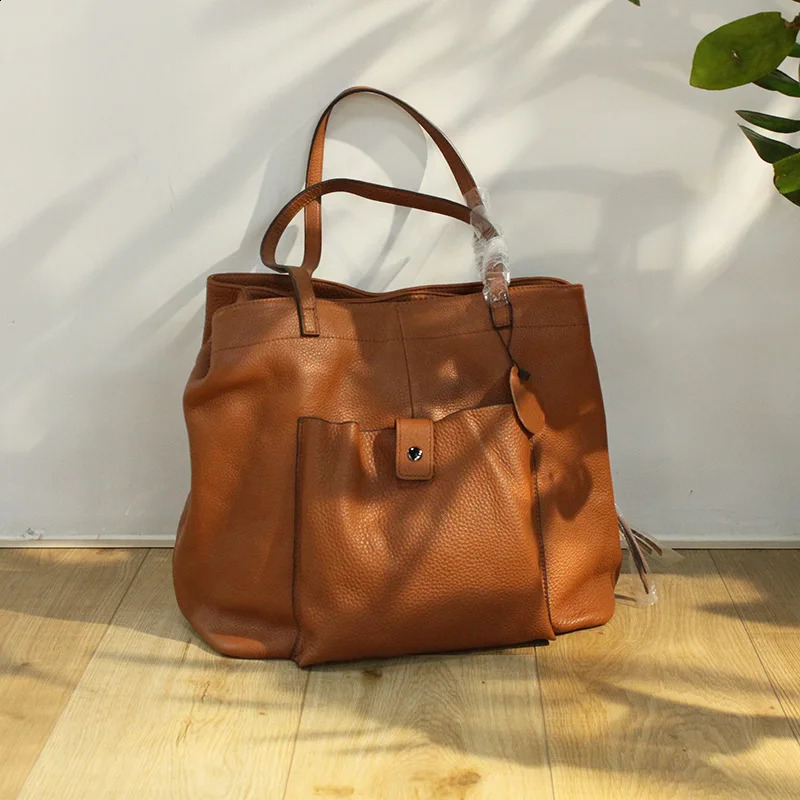 Womens handbag large capacity genuine leather bag casual handbag three-layer large pocket solid color womens shoulder bag 241116