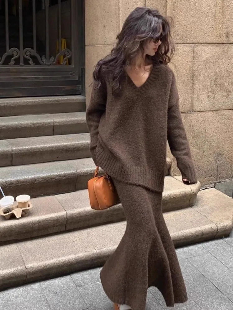 French style sports shirt womens two-piece set autumn and winter V-neck floral knit top half sleeve casual set 241112