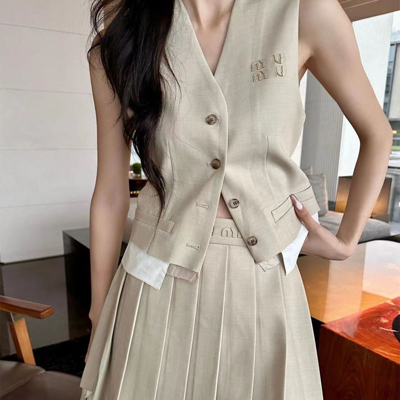 Women's embroidered top two-piece Fashion Designer V-neckline Vintage Cappuccino pleated skirt A-line high-waisted mini dress-image-966420569