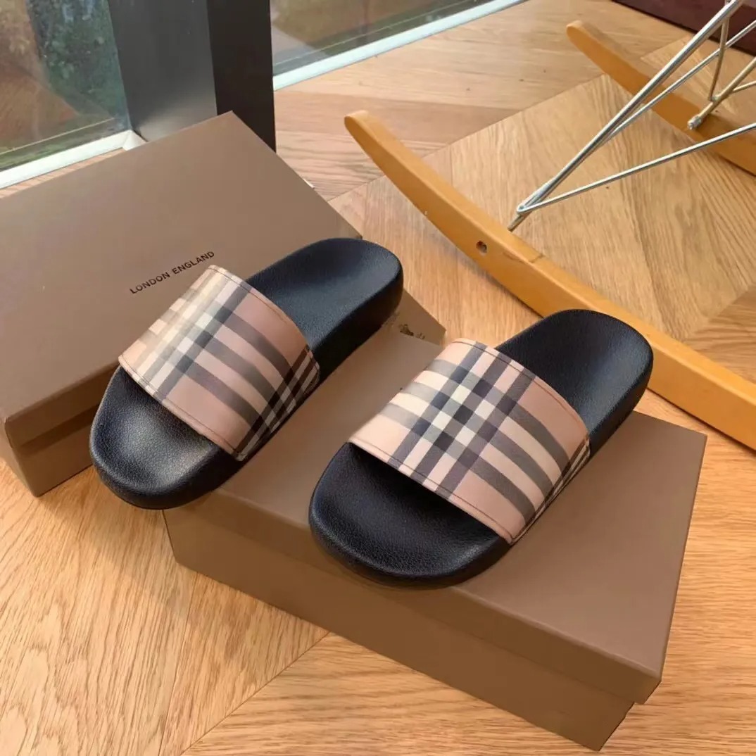 Impression vintage Tartan Slipper Chaussures décontractées en caoutchouc Designer de luxe Sliders Summer Extérieur Femme pour hommes Place plates