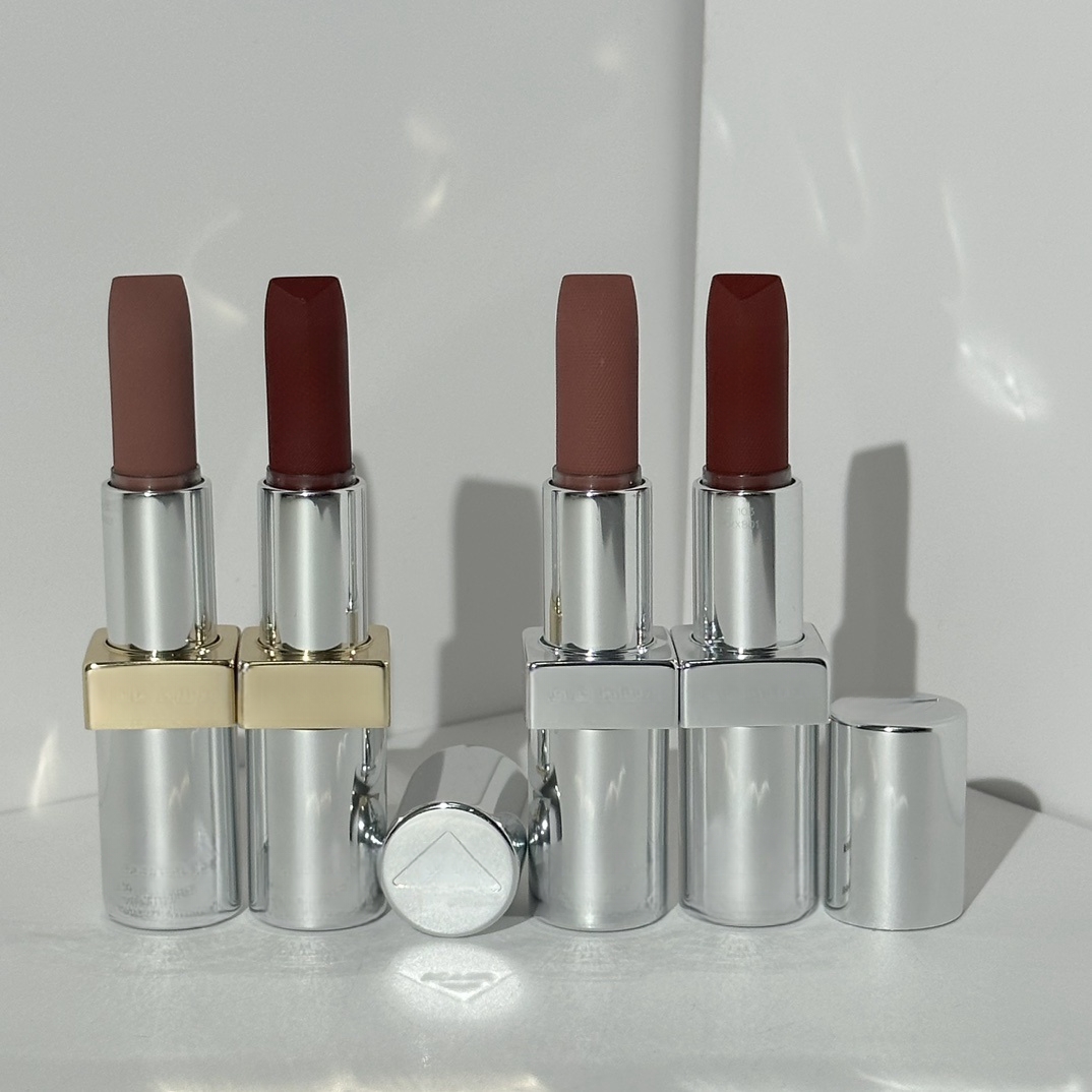 Luxury brand Makeup Lip gloss Lipstick 3D Hydra lasts natural Brillant Liquid Lipgloss Cosmetics In stock-image-1033448682