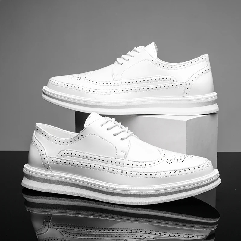 Fashion Derby Leather Men Shoes White Brogue Lace Up Solid Simple Dress Business Casual Party Wedding Flat Shoes For Man 241118