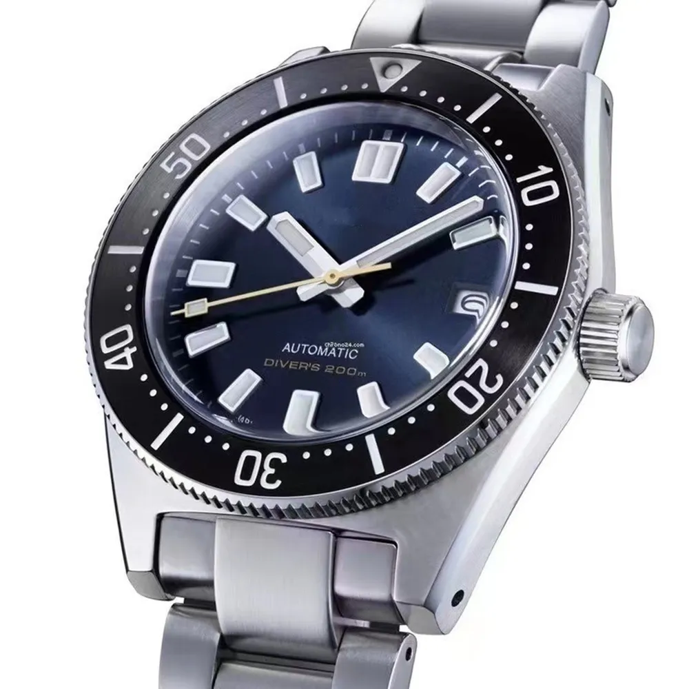 2024 Men de quartz Watch Fashion Design Sapphire Glass 30 mètres étanche