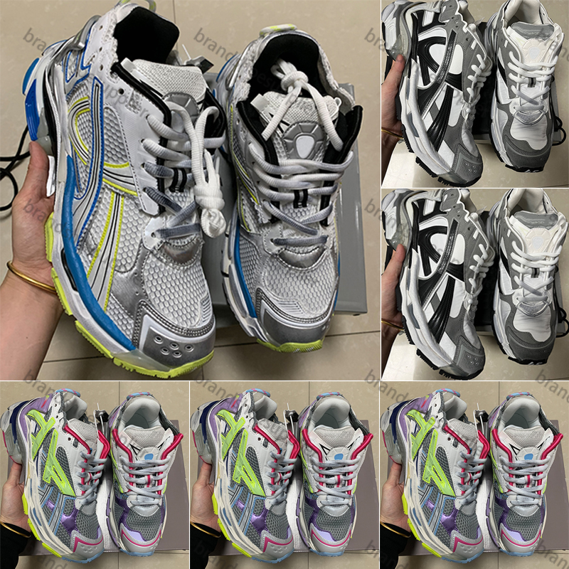 Women mens runner sneakers Designer new style shoes back embossed size printed exterior Runner logo Fashion top quality Couples Runner Gradient spor
