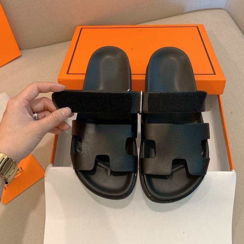 Designer Chypre Slippers Beach High quality classic flat sandals Summer women's leather flip-flops Fashion men's Hugh B22 Leisure slipp-image-967849931