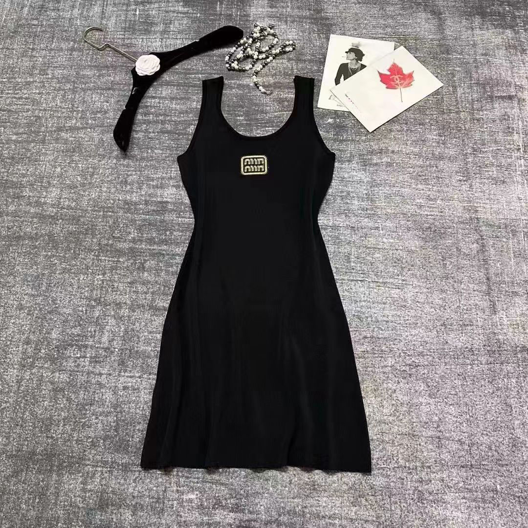 Designer Women Casual Dress Short Sleeves Designer Tops Embroidery Knits Tees Summer Spring Outwears For Lady Slim Dresses Basic Classic Shirts F-image-968207690