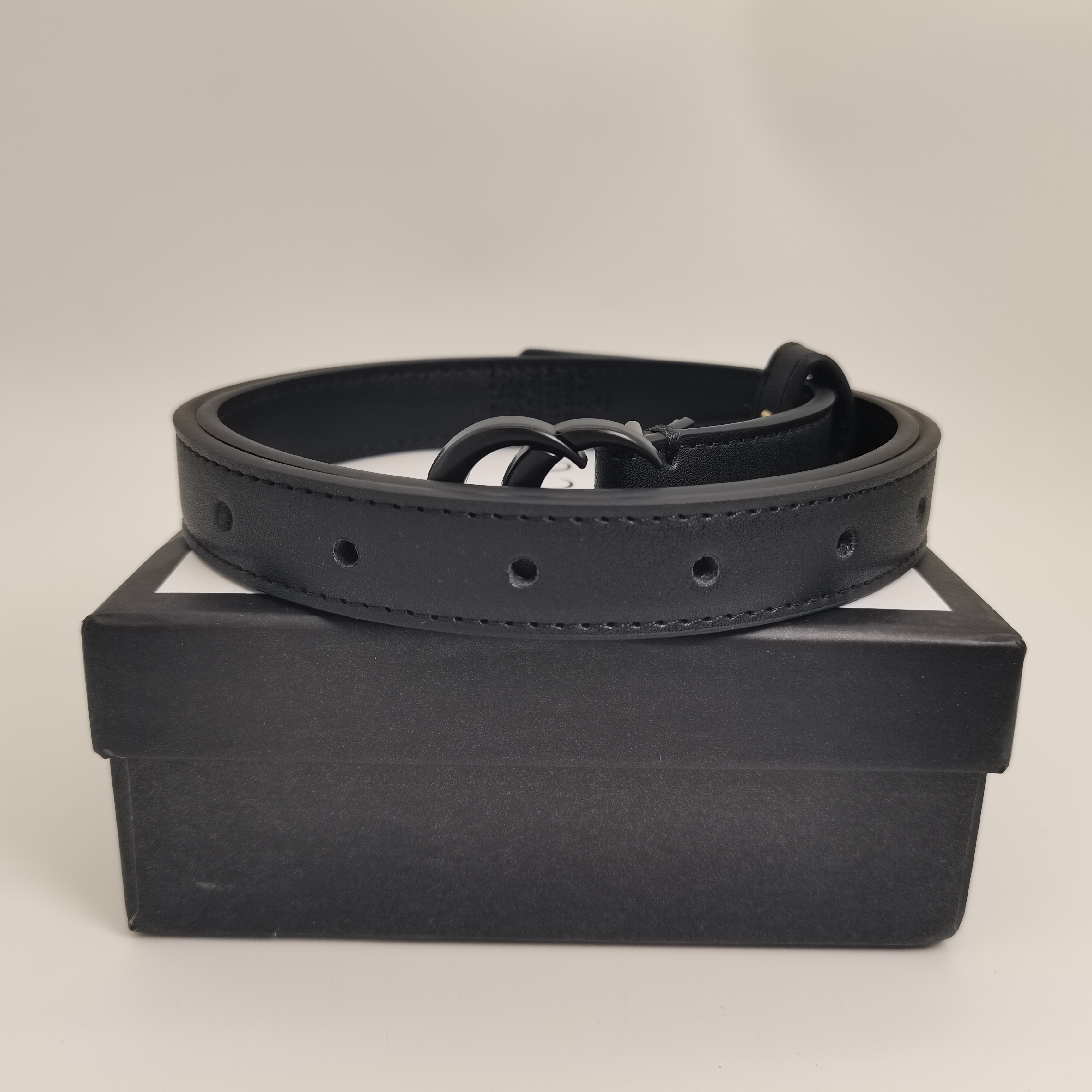 Hommes ceinture de luxe de luxe ceintures pour femmes boucle dorée fashion de mode de cuir décontracté ceinture de haute qualité accessoires