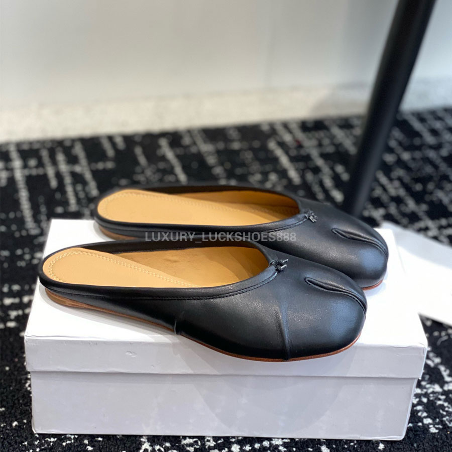 Pantoufles de qualité supérieure Sandales Mules Chaussures Sangle Confort pour femmes Diapositives en cuir Slip sur Chaussures de vacances plates