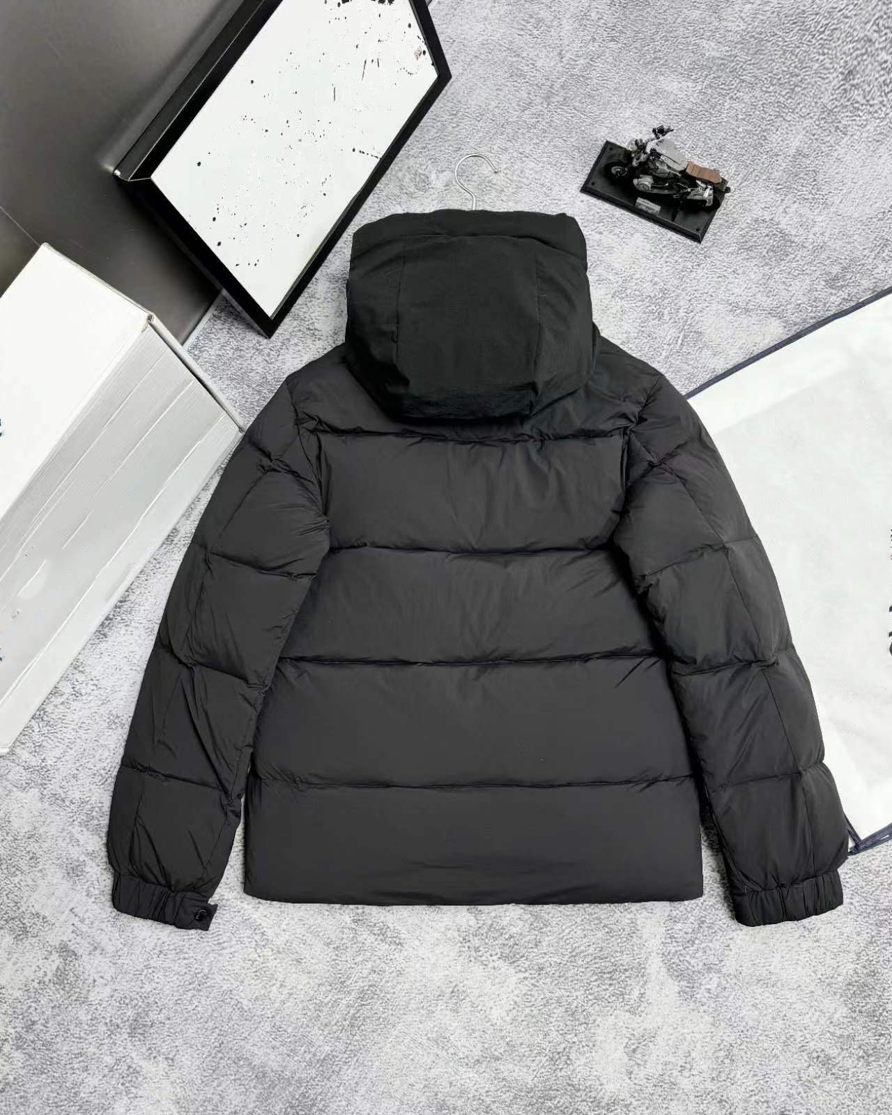 Designer unisexe veste à capuche chaude avec une doublure de fourrure coyote pour le haut de la fin du temps monm