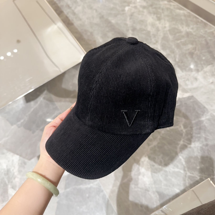 Designer Fashion Letter Pattern Corduroy Baseball Cap Designer Fashionable Duck Down Cap Men Classic Baseball Cap Women Baseball Cap Has 2 Colors