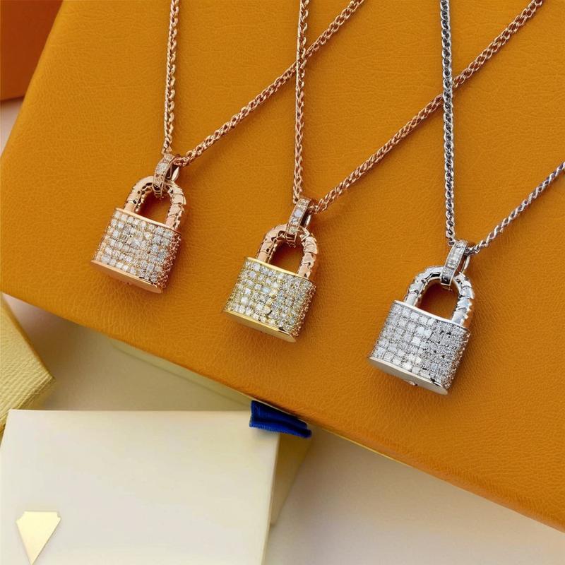 Luxurys Pendant Necklaces Fashion for Man Woman lock necklace Letter Designers Brand Jewelry Mens Womens Trendy Personality designer jewelry set-image-873370155