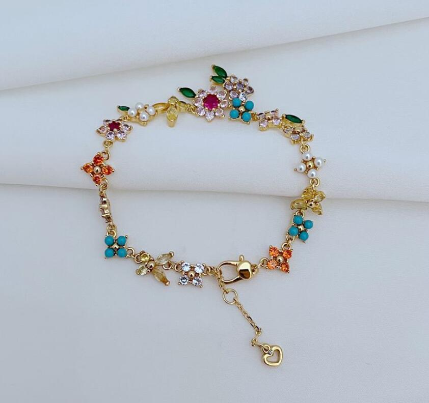 Bracelet à breloques de Style campagnard de luxe pour femmes et filles, nouveau papillon mignon quatre fleurs incrustées de perles de Zircon colo
