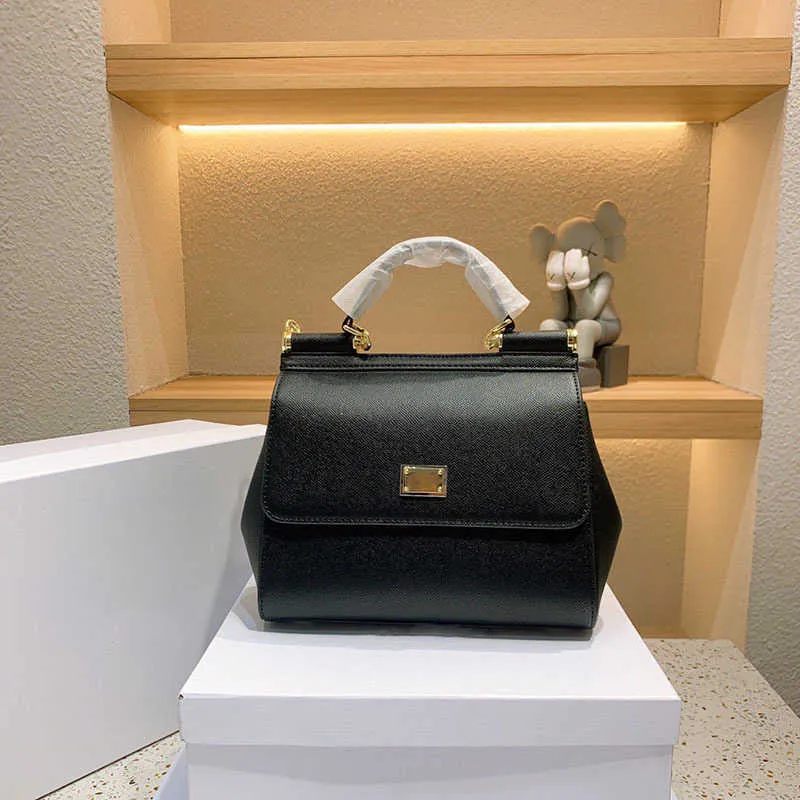 10A Womens Handbags Luxury D Chain Designer Totes Bag Crossbody Fashion Plain Leather Tote Shopping Bags Ladies Purses