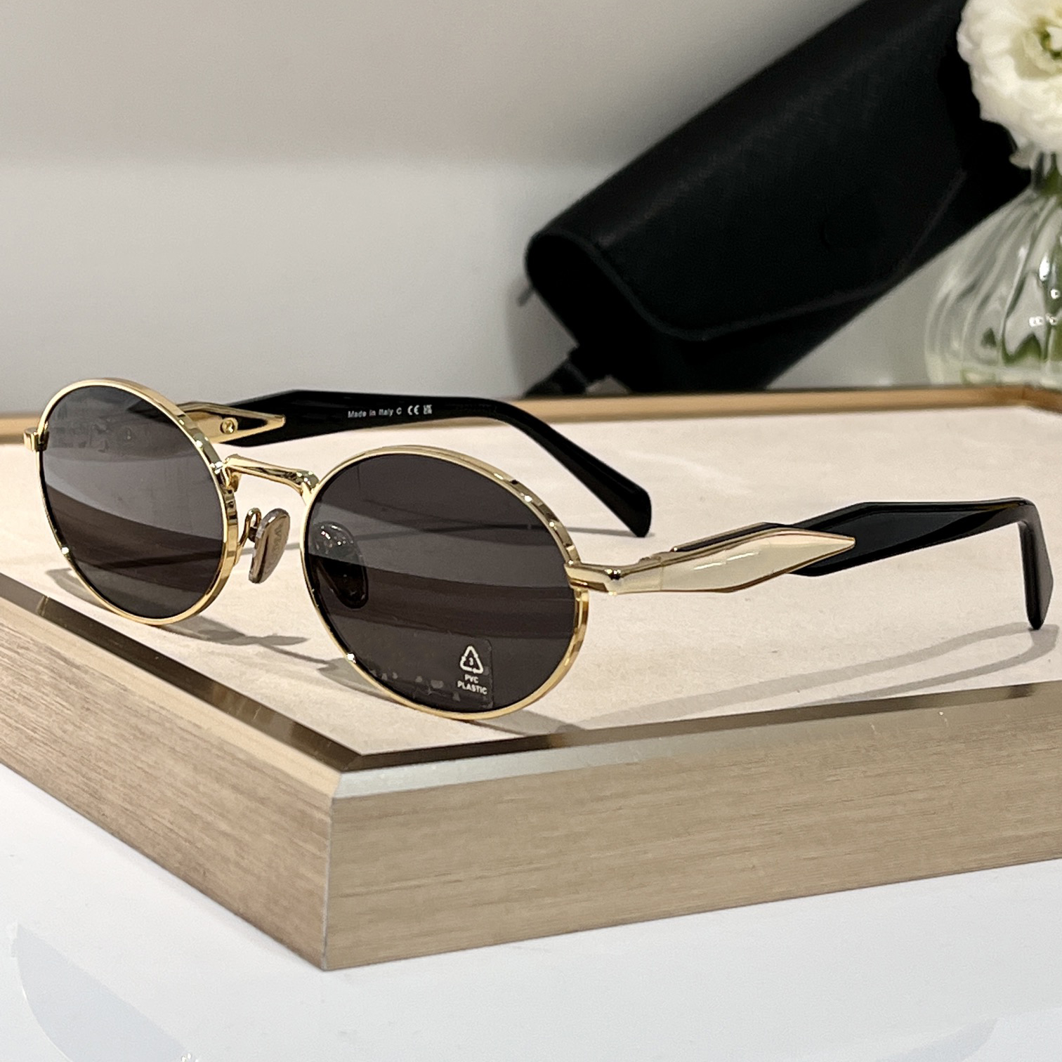 Sunglasses For Men Women Retro Eyewear 65Z Fashion Designers Travel Beach Style Goggles Anti-Ultraviolet Classic CR39 Board Oval Metal Simple Frame