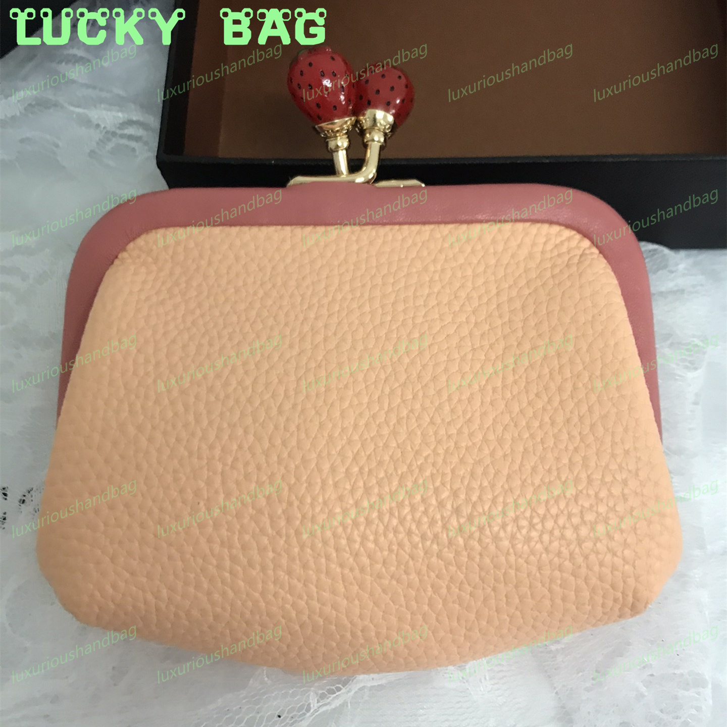 2024 Fashion Mother's Day designers wallets Pink luxury Strawberry decoration short purse card Bag women Multiple clutch bags letter holders