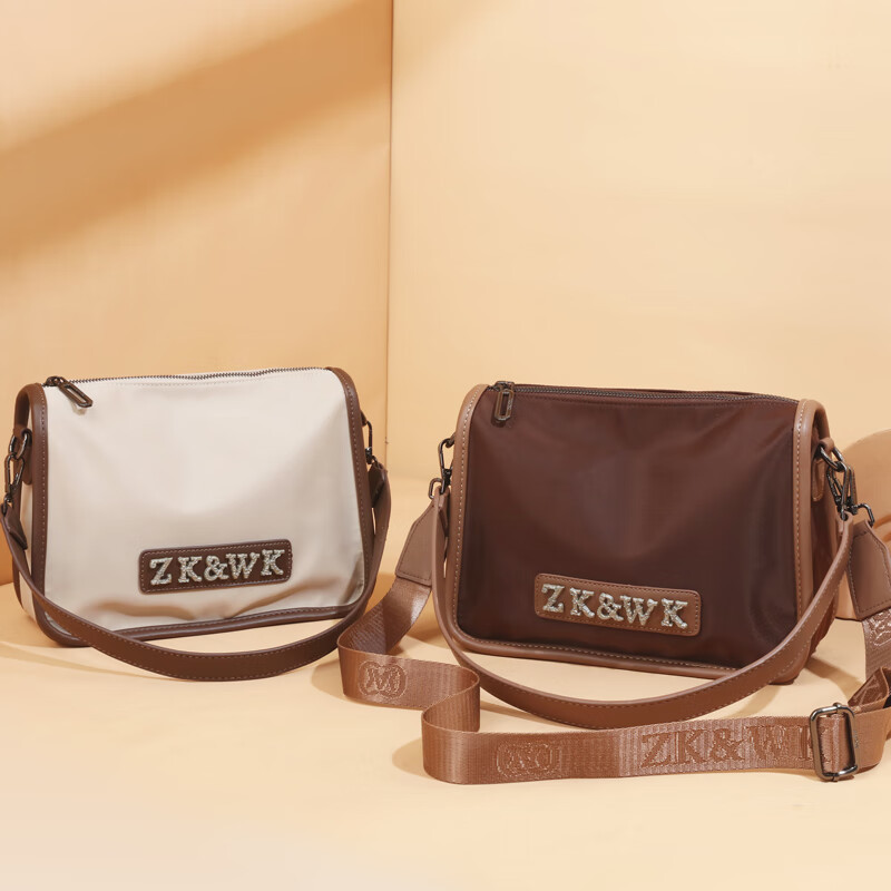 Factory wholesale women's shoulder bag elegant retro plaid messenger bag light and soft casual Oxford women backpack daily Joker leather han-image-696551094