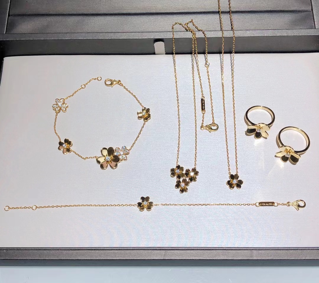 Elegant Bracelet Necklace Earings Butterfly Chain Wedding Bracelets Necklaces Special Design Jewelry with Gift box-image-942761572