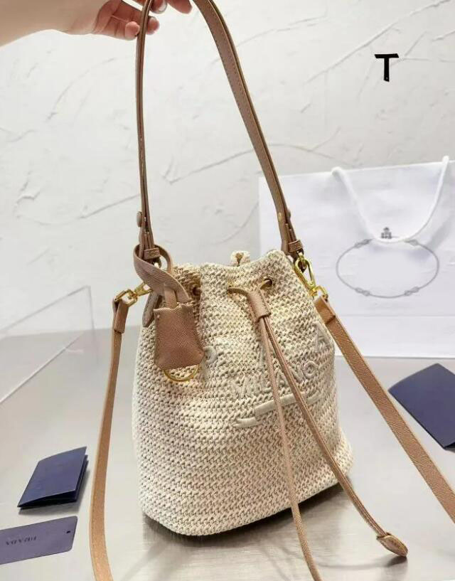 Woman Straw Bags Nylon shoulder bags Hobos Handbags Chain Purses Designer Crossbody Baguettes Lady Small Totes 