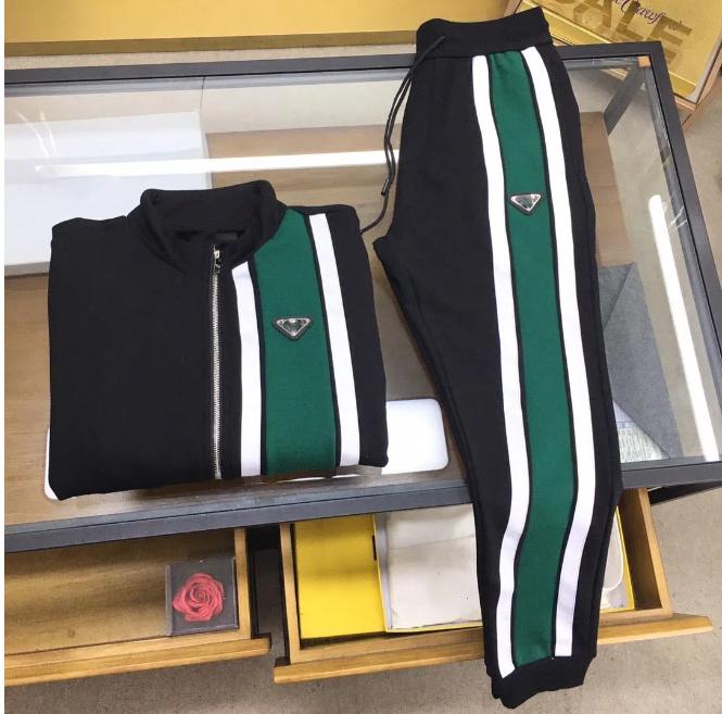Designer branded sportswear for Winter men's sportswear set for men and women, jogger hooded sportswear, boy jacket, white women's hood