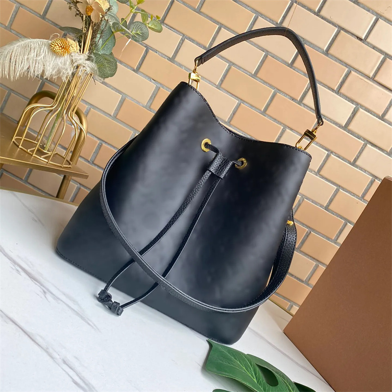 Cuir de vachette Neonoe Seau Cordon de serrage Sac de créateur M44020 M45256 Femmes Hommes Pochettes Luxe Cross Body Épaule Voyage Totes 2 taille