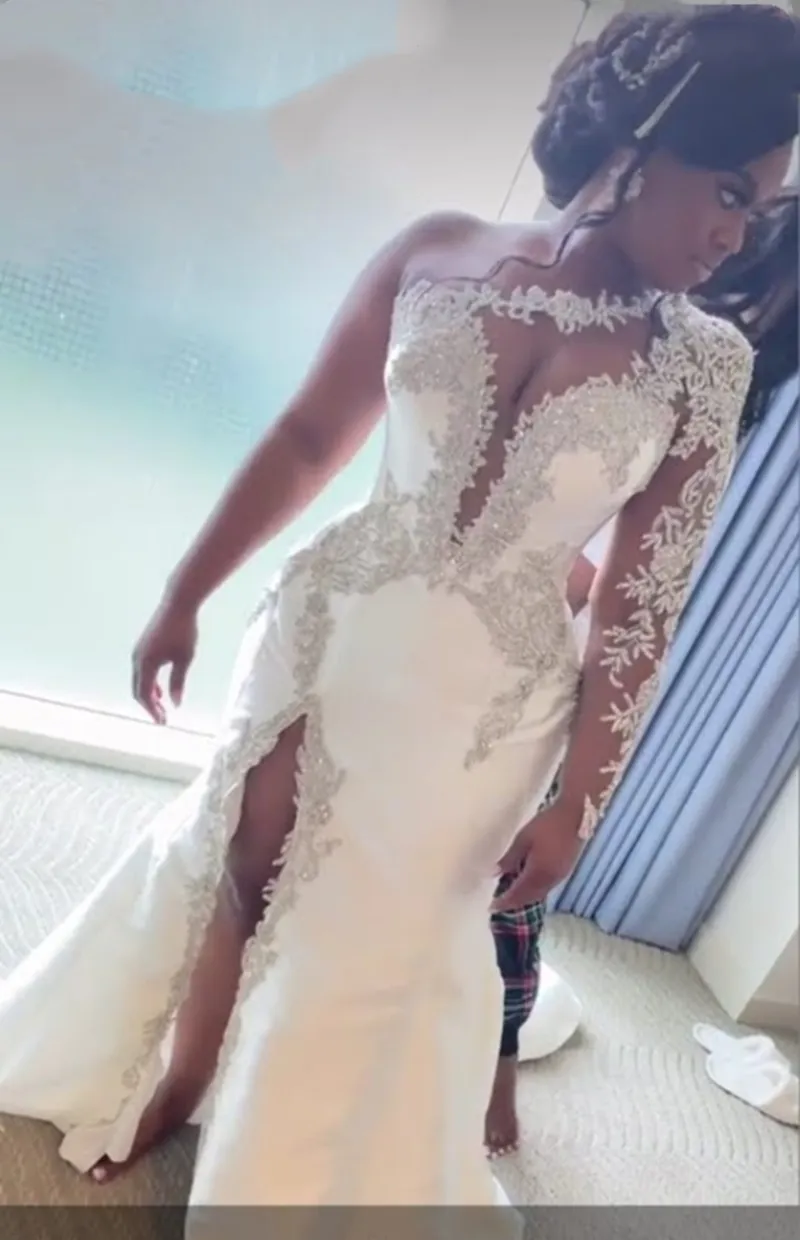 Gorgeous One Shoulder Satin Wedding Dress With Detachable Train Long Seeve Beaded Lace Appliques Side Split Sexy Bridal Gown African Luxury Bride Wear
