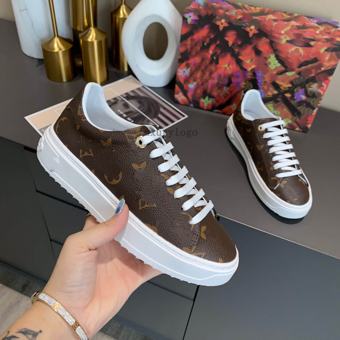 Time Out sneakers Mens women Board Shoes Sports Shoes Designer suede velvet Real leather shoe High Quality Luxury Men Women sneakers Trend Casual Sh