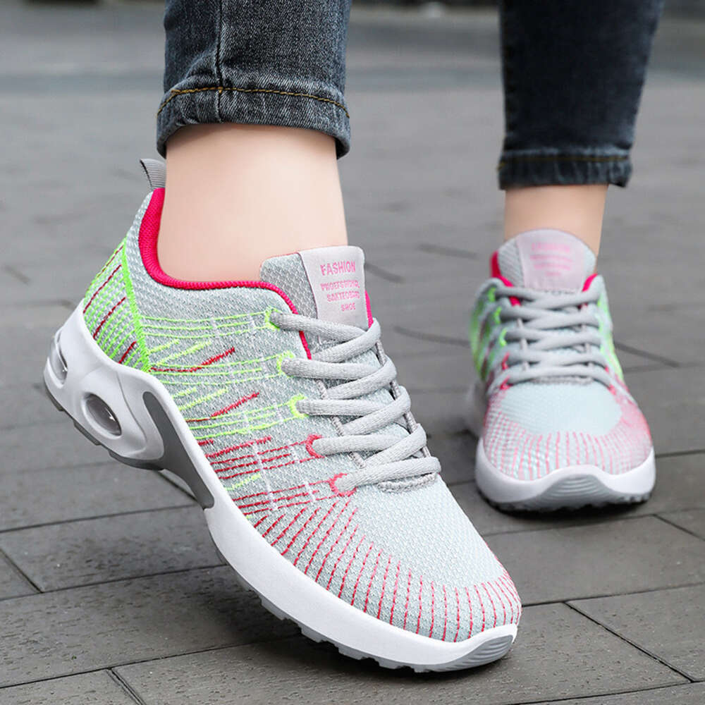 Chaussures Femmes 2024 Été Nouveau à lacets à lacets Casual Fashion Contrôle CHAUSSION CHAUSSION SAUTS B79B0