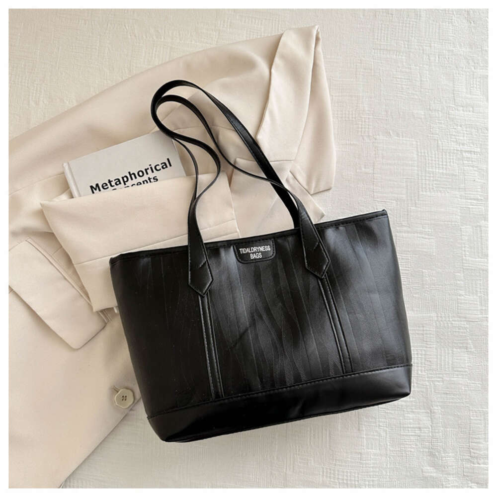 2024 Nouveau design Femmes Bagure de trajet Sac à bandoulière de grande capacité Fashion Sac élégant classique conception naturel style minimalis