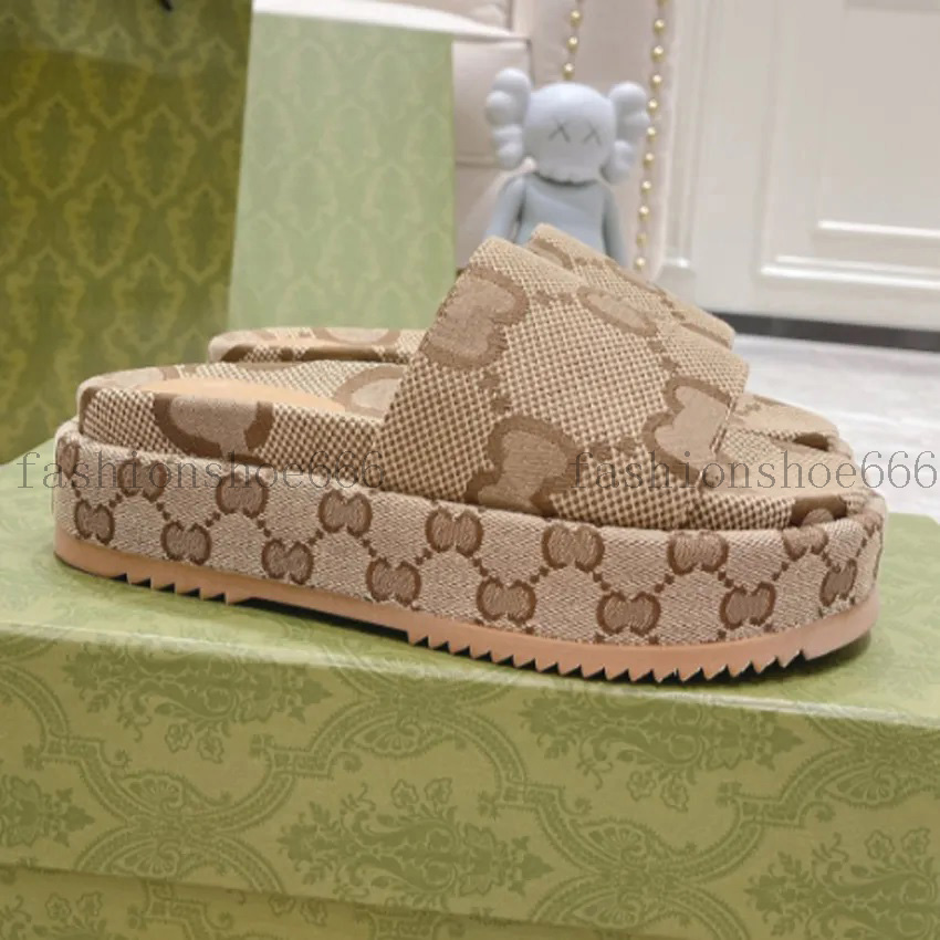Summer slippers designer sandals Men Women shoes shaped Mulicolor flora slides Molded footbed in black Tonal rubber sole featuring embossed logo at outer side 
