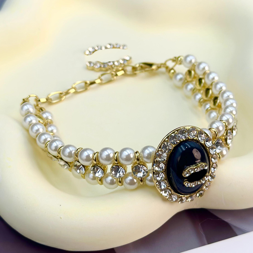 Crystal Bangles Inlay Designer Bracelets Men Women High Quality Brand Letter Pearl Chains Bangle Mens Womens Wristband Jewelry Gift s