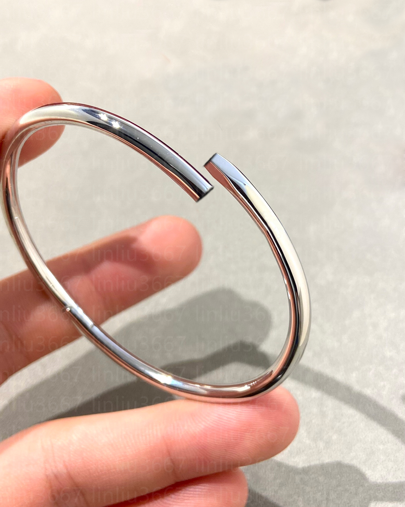 Sliver Thick Designer bracelet for woman top V-gold rose gold Classic bracelet Electroplating18k bracelet with box valentine's day gift Not-image-986261946