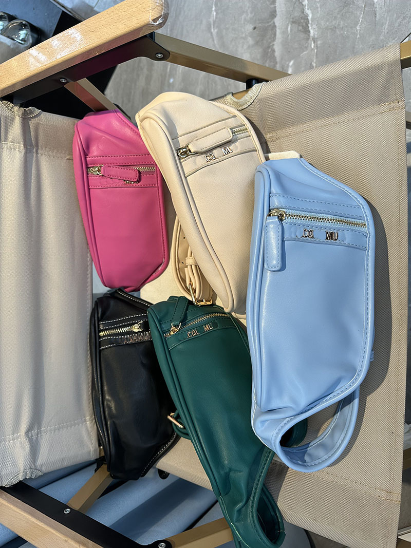 Sacs de taille Designer pour femmes hommes en cuir sac de poitrine de fête de mariage lettres en métal LeVague Messenger