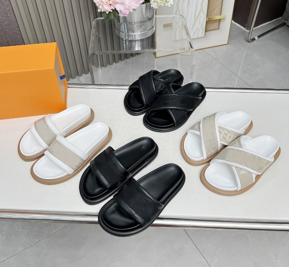 sandals Designer femme pantoufles hommes pantoufle de bottons de vitesse de gants tongs femmes de luxe flop causal taille 35-42 avec boîte 44555