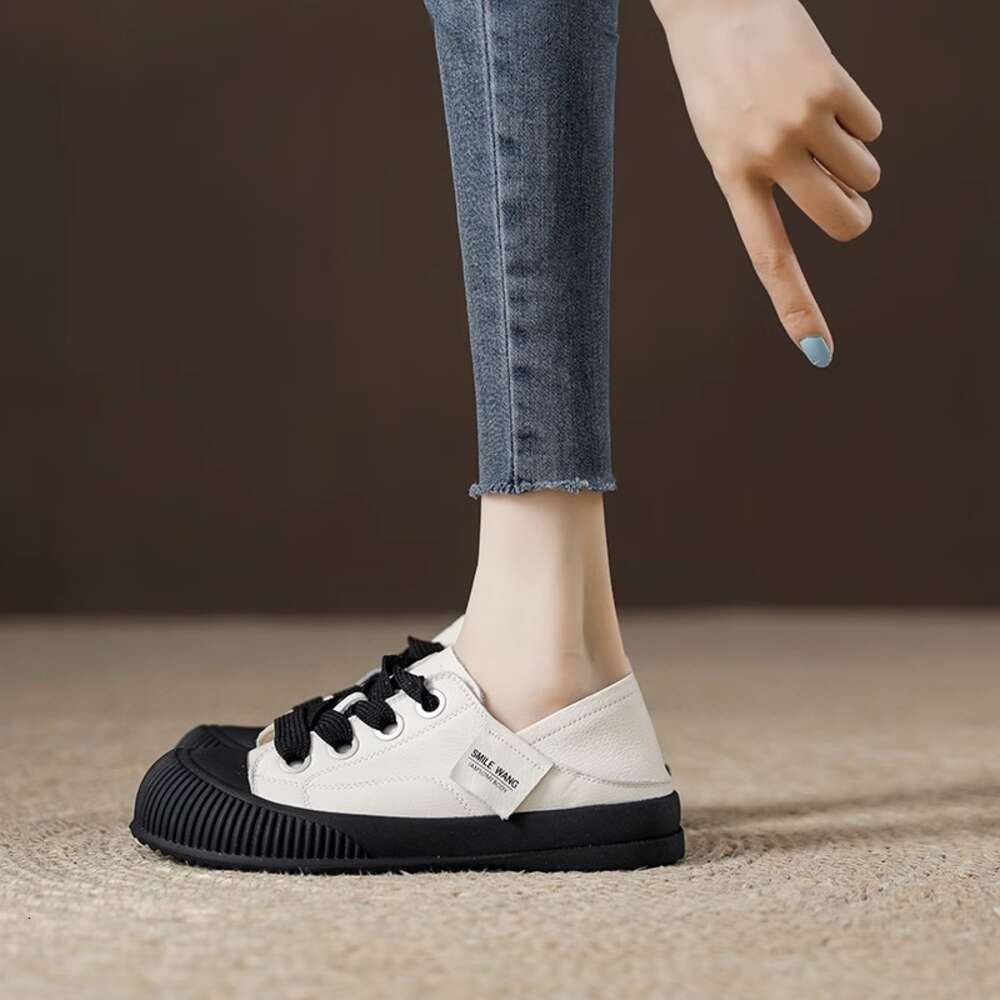 Portant deux paires de toile de vache douce petit blanc d'été mince grosse tête de tête laide mignonne, 2024 Nouveaux sports et chaussures de loi