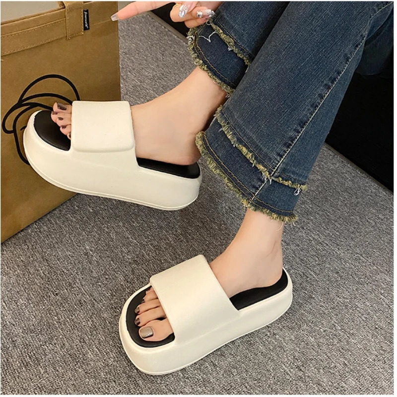 Thick Soled Slippers Womens Summer 2024 Korean Version Dual Color EVA Casual Comfortable High Heels Bread Platform Slippers 240611