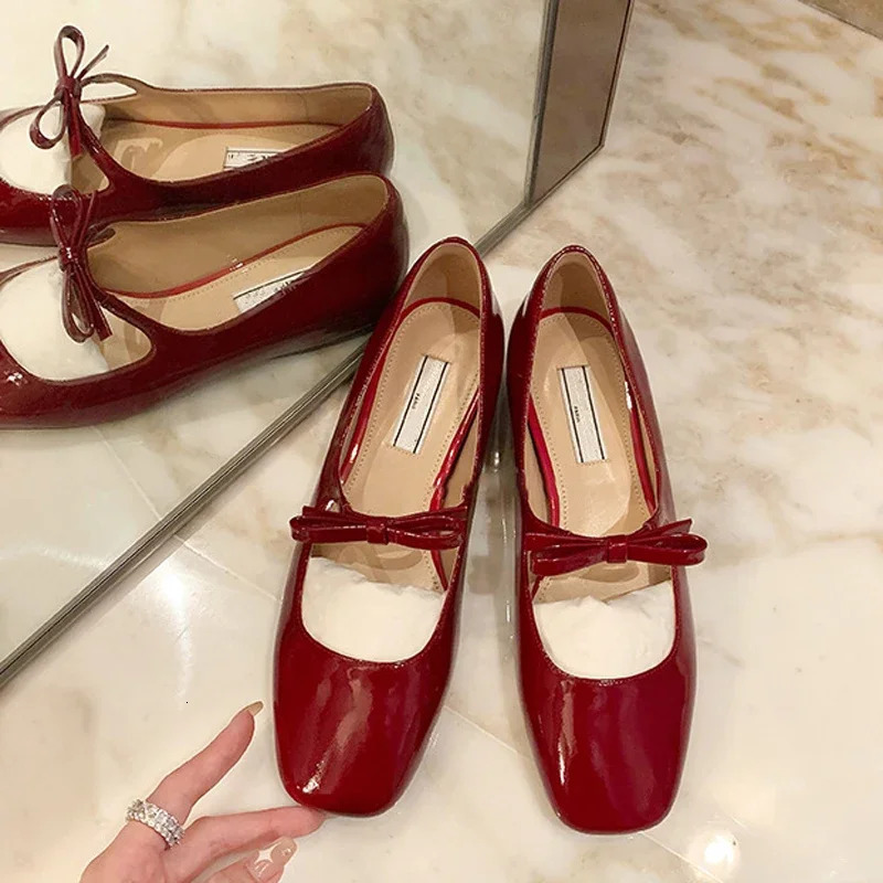 Bowknot Mary Jane Chaussures Femmes Square Toe Glossy Cuir Fémelles Femelle Ballets de danse rouge Party Ball Bridal Wedding 240614