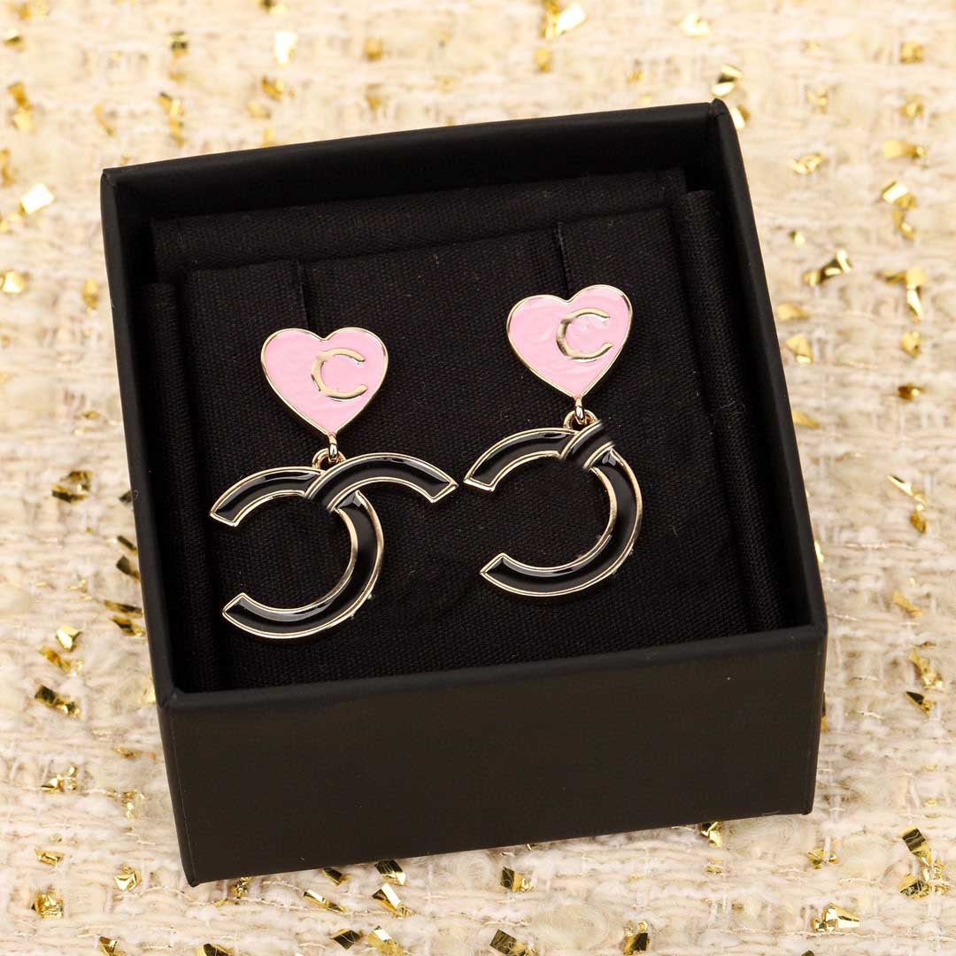 2026 Boucle d'oreille de grande taille avec breloque de qualité de luxe avec émail de couleur noir et rose en plaqué or 18 carats avec boîte à ti