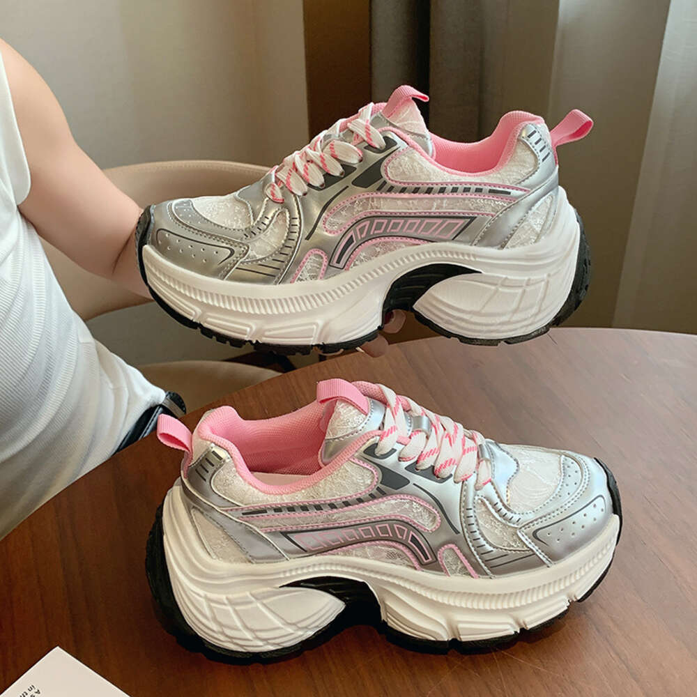 Mesh dentelle Brestable Dad pour les femmes 2024 Nouvelle couleur d'été Brock Couleur bloquant les chaussures de sport de grande hauteur à semell