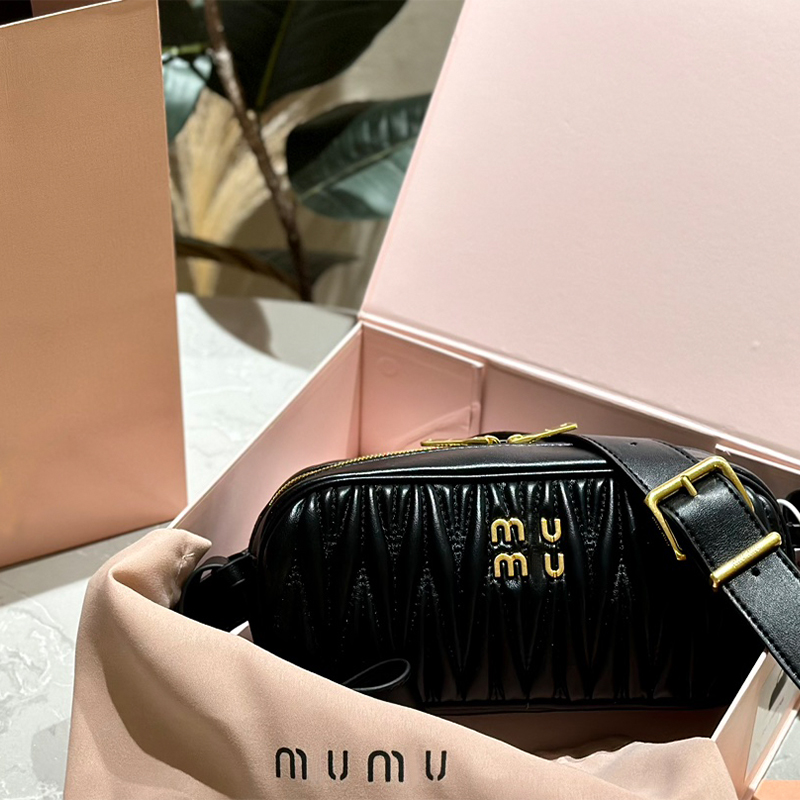 Designer Classic Women's Luxury Series Designer Cross Cross Body Sac Sac Fashion Mode en cuir matelass