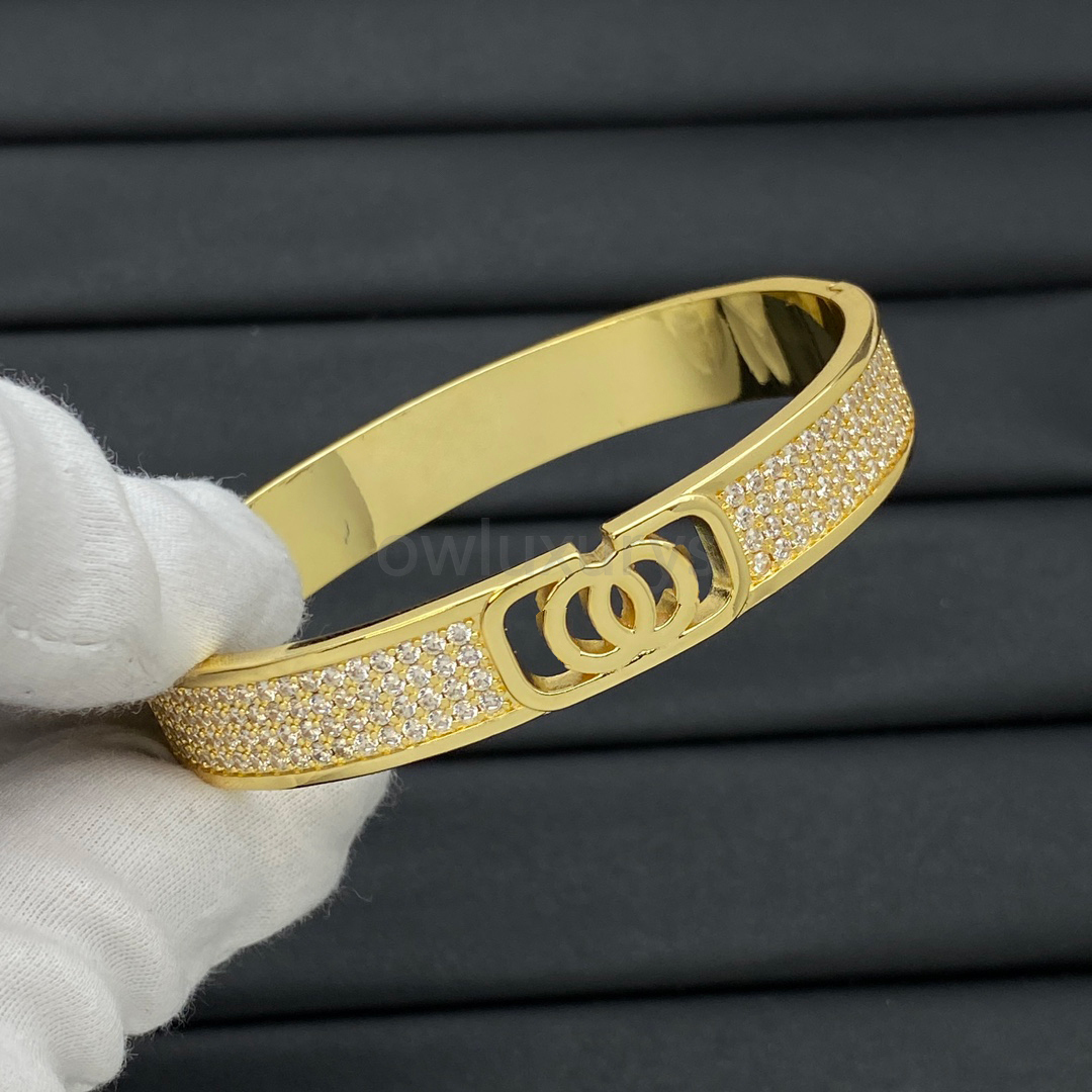 luxurys designer The popular 2024 open bangle is suitable for various sizes strong sense of design and a variety of woven and diamond inlay style-image-992625813