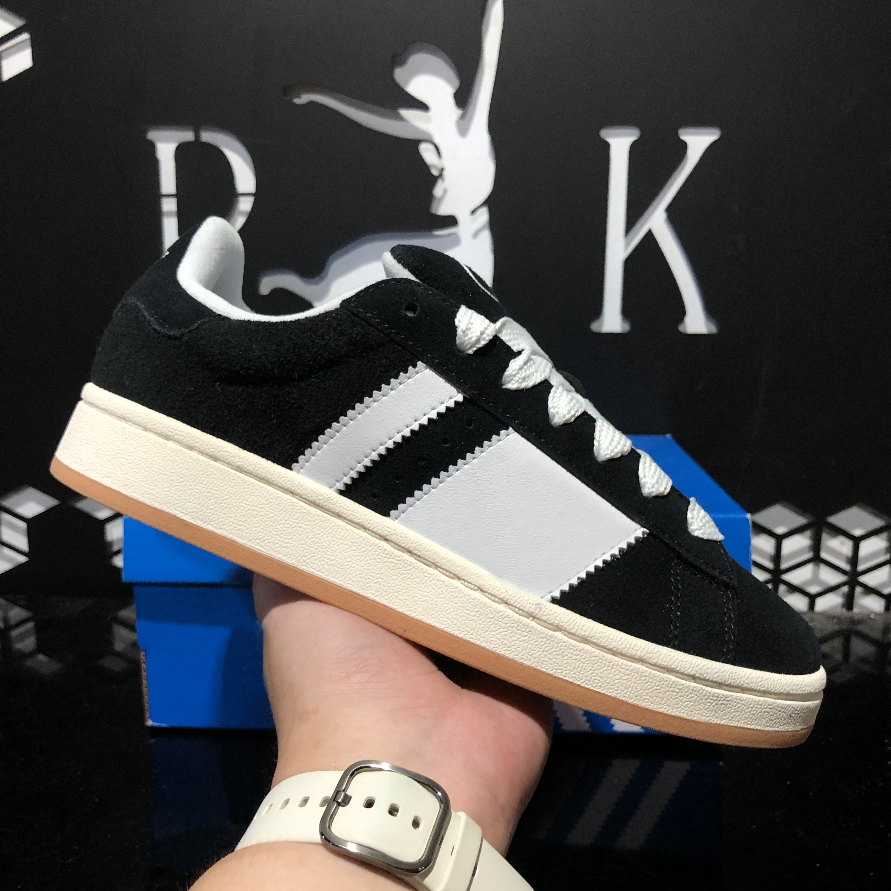 Designer Shoes Suede Sneakers Classical Outdoor Running Shoes Versatile Skate Shoes Anti slip Retro Pink Grey Black Green Cloud Men's Women&