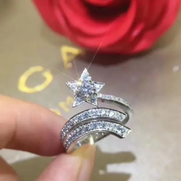 Elegant Flowers Necklace for Women Four-leaf Clover Style Chains With Box-image-767243141